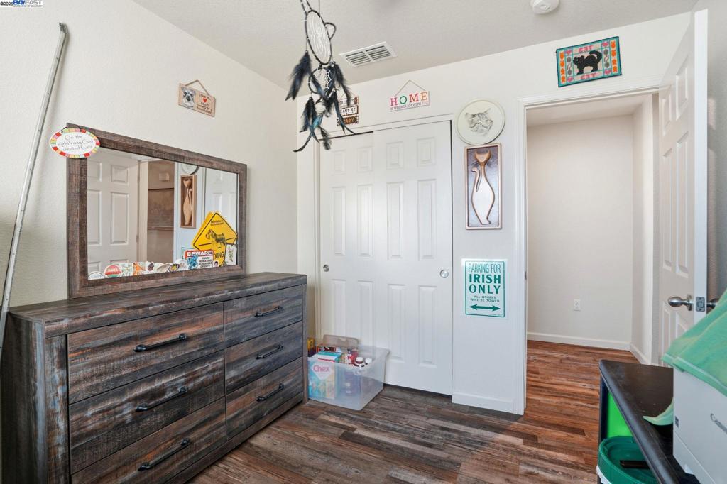 296 Dena Ct, Merced, CA 95341