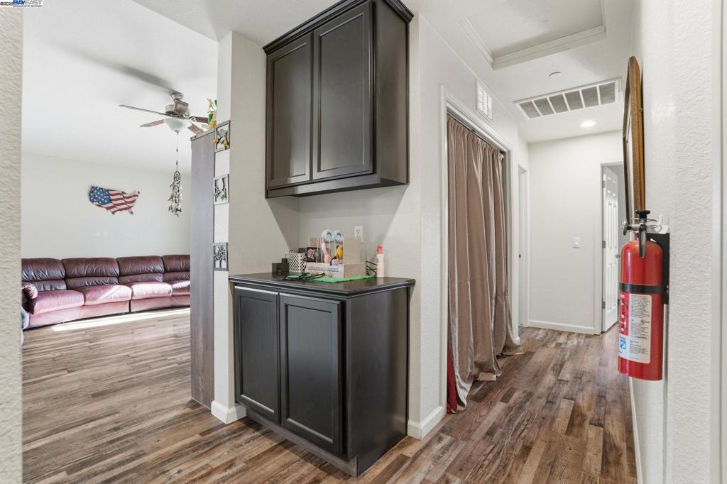 296 Dena Ct, Merced, CA 95341