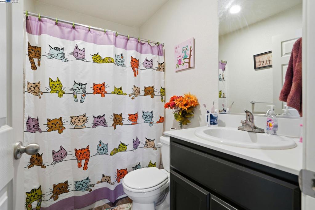 296 Dena Ct, Merced, CA 95341