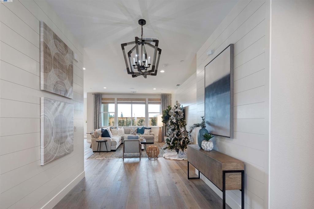 1371 Crescent Avenue, Manteca, CA 95336