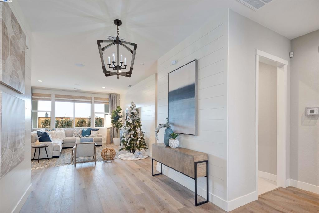 1371 Crescent Avenue, Manteca, CA 95336