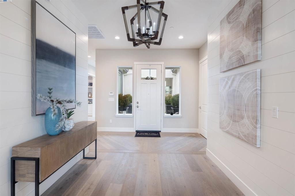 1371 Crescent Avenue, Manteca, CA 95336