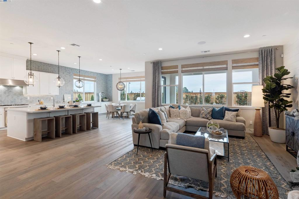 1371 Crescent Avenue, Manteca, CA 95336