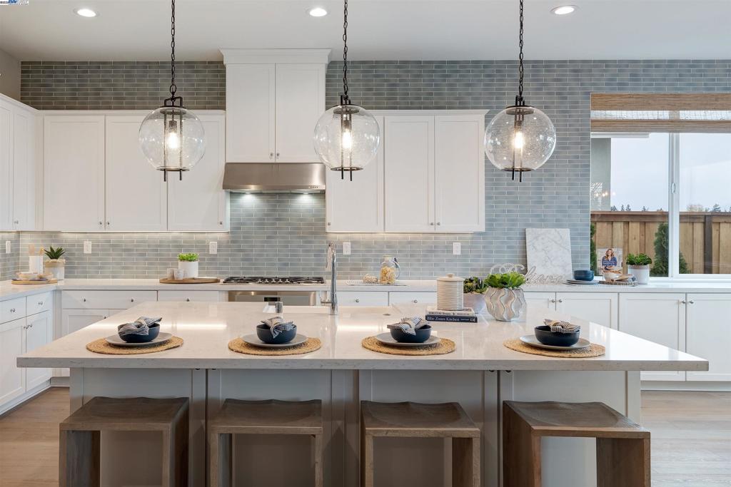 1371 Crescent Avenue, Manteca, CA 95336