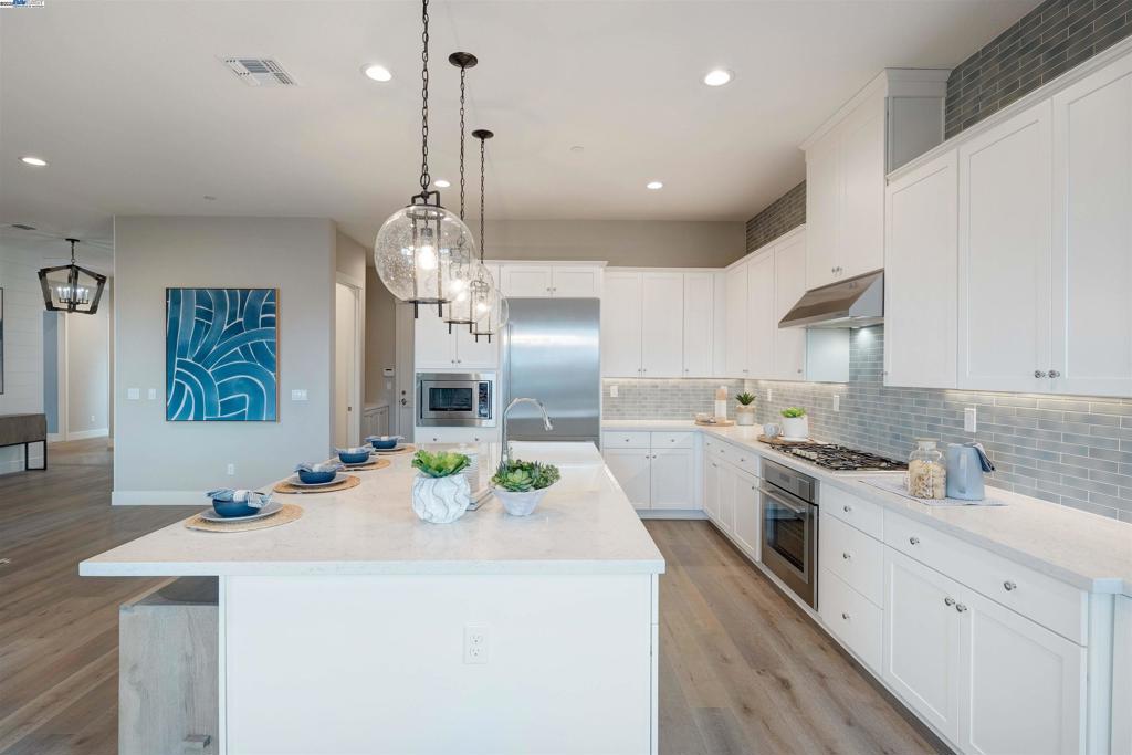 1371 Crescent Avenue, Manteca, CA 95336