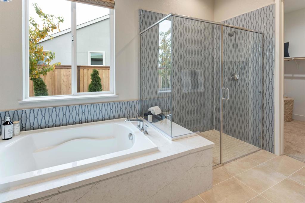 1371 Crescent Avenue, Manteca, CA 95336