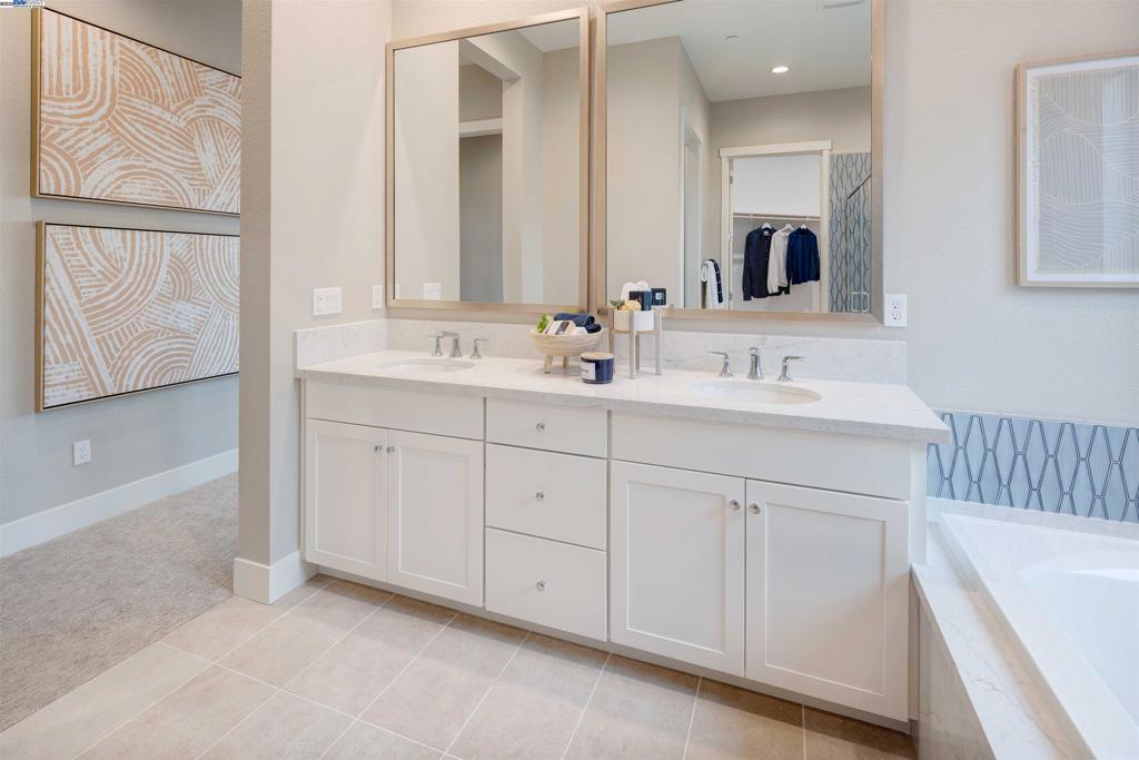 1371 Crescent Avenue, Manteca, CA 95336