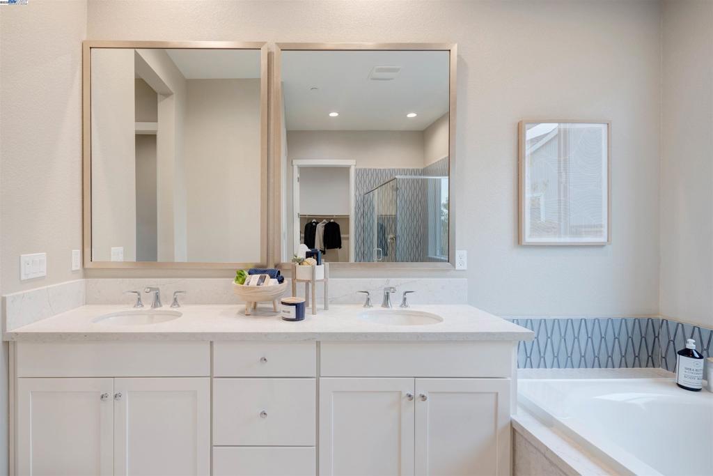 1371 Crescent Avenue, Manteca, CA 95336