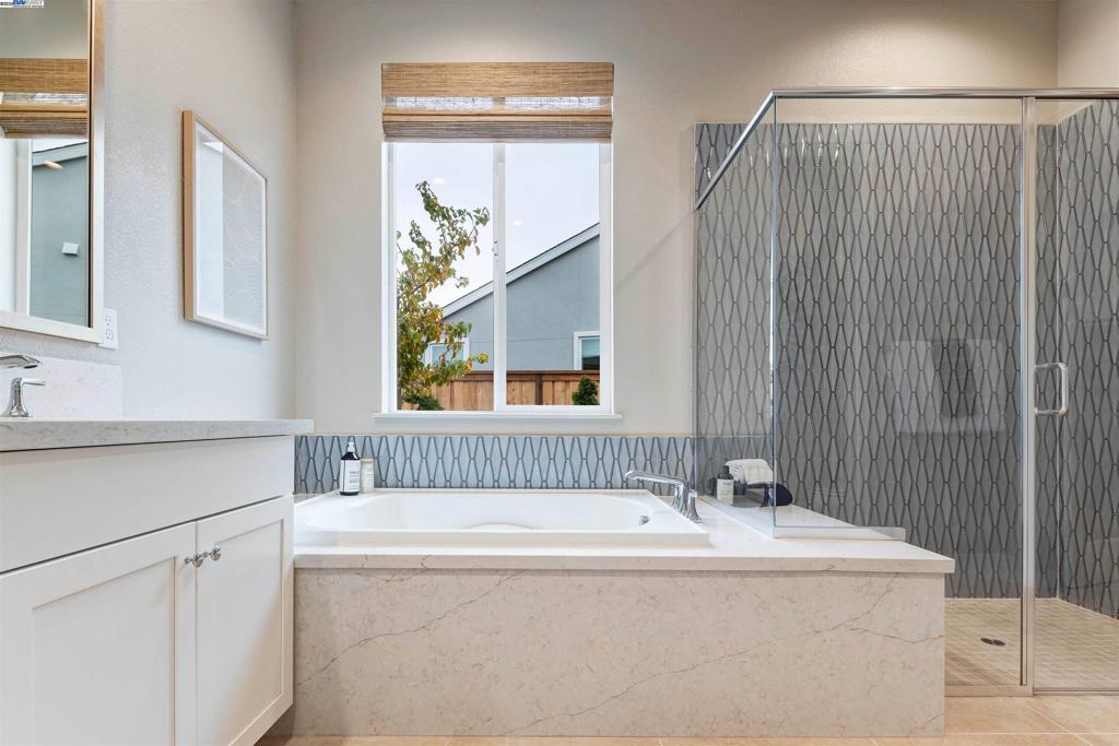 1371 Crescent Avenue, Manteca, CA 95336