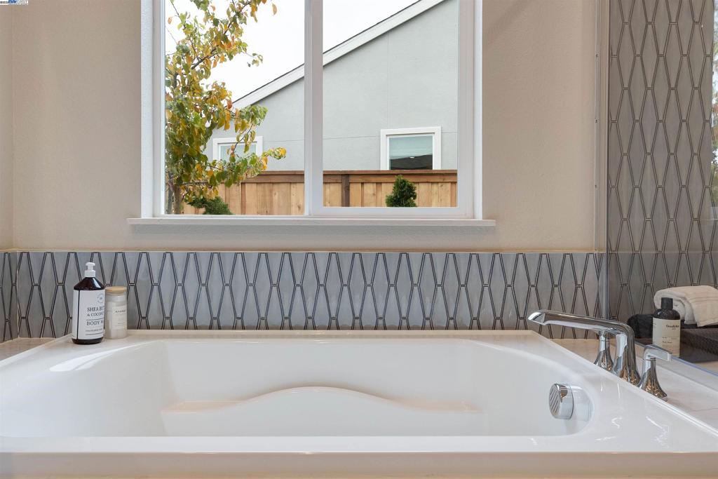 1371 Crescent Avenue, Manteca, CA 95336