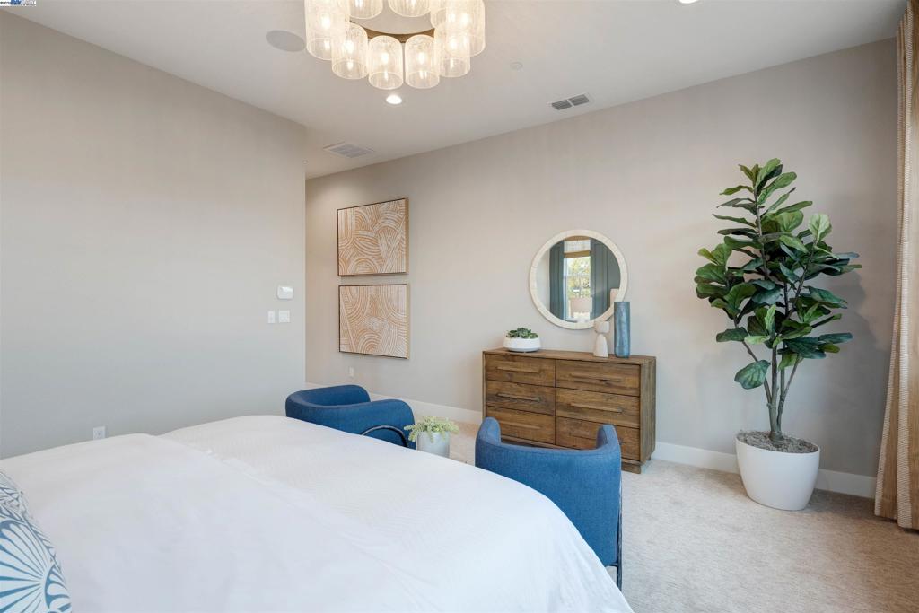 1371 Crescent Avenue, Manteca, CA 95336