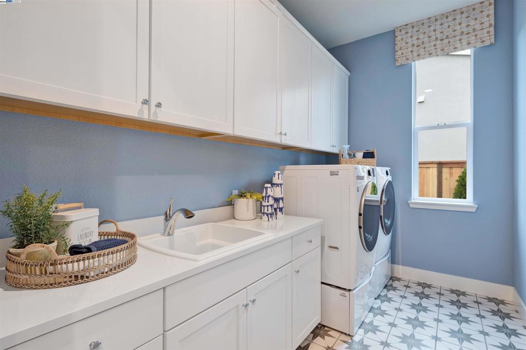 1371 Crescent Avenue, Manteca, CA 95336