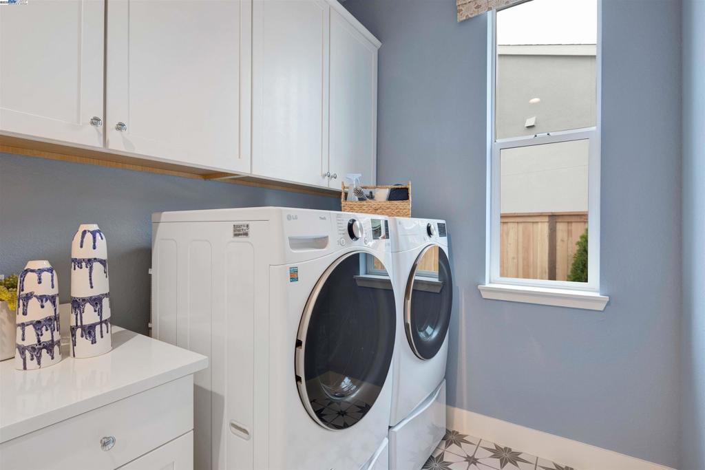 1371 Crescent Avenue, Manteca, CA 95336