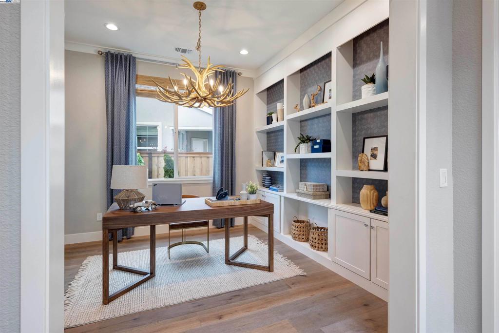 1371 Crescent Avenue, Manteca, CA 95336