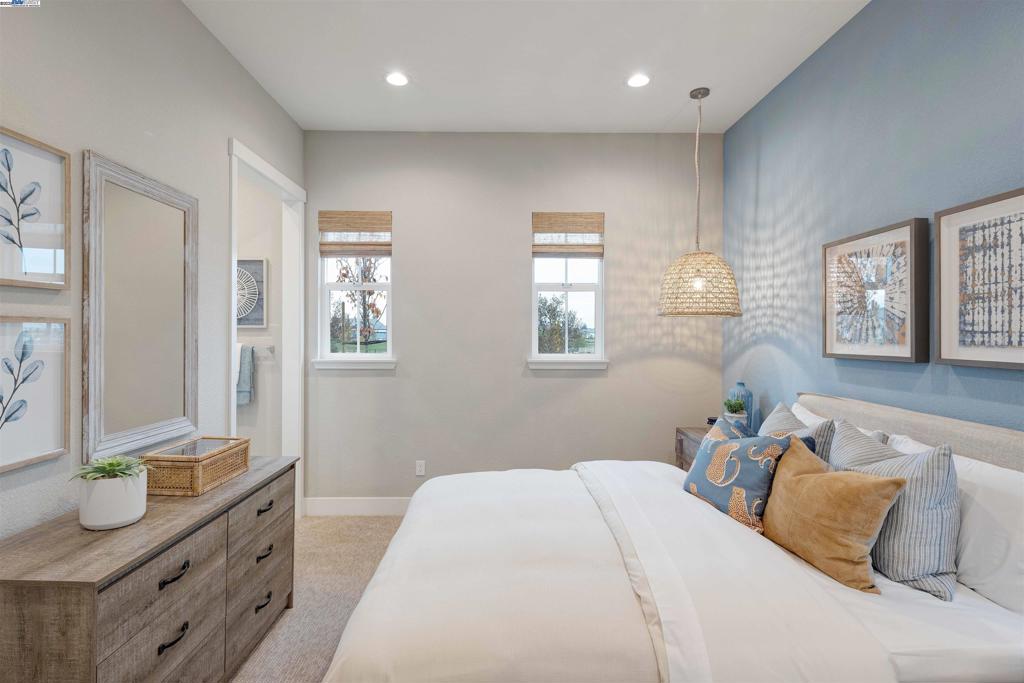 1371 Crescent Avenue, Manteca, CA 95336