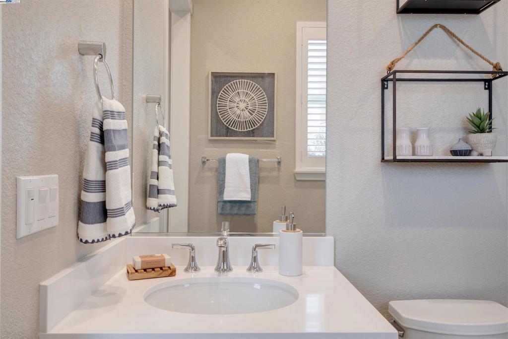 1371 Crescent Avenue, Manteca, CA 95336