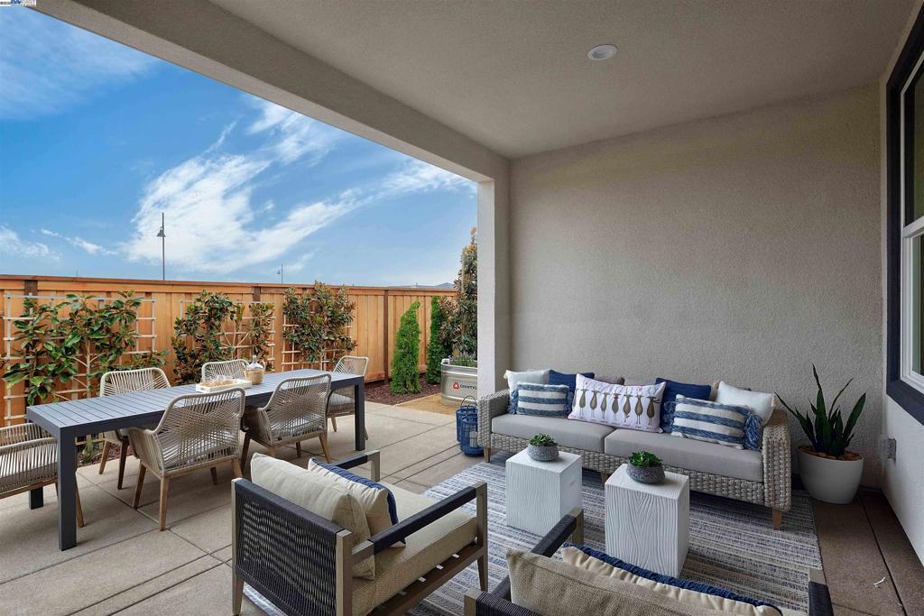 1371 Crescent Avenue, Manteca, CA 95336