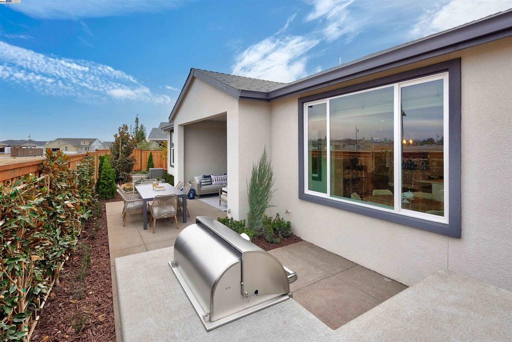 1371 Crescent Avenue, Manteca, CA 95336