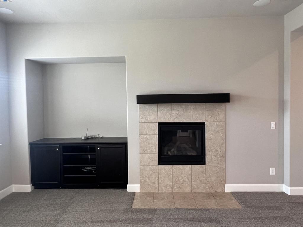 1110 Clearwater Creek Blvd, Manteca, CA 95336