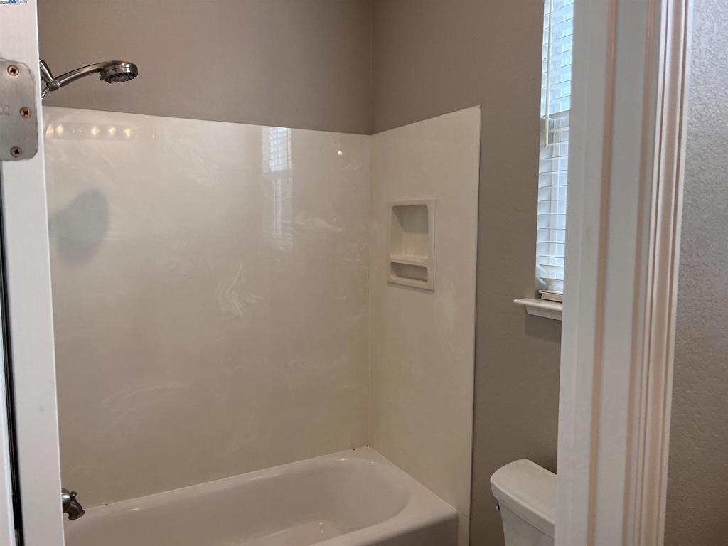 1110 Clearwater Creek Blvd, Manteca, CA 95336