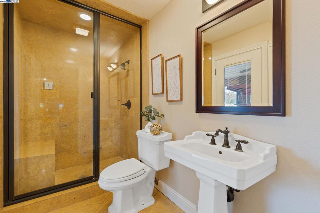 4719 Faith Home Rd, Ceres, CA 95307