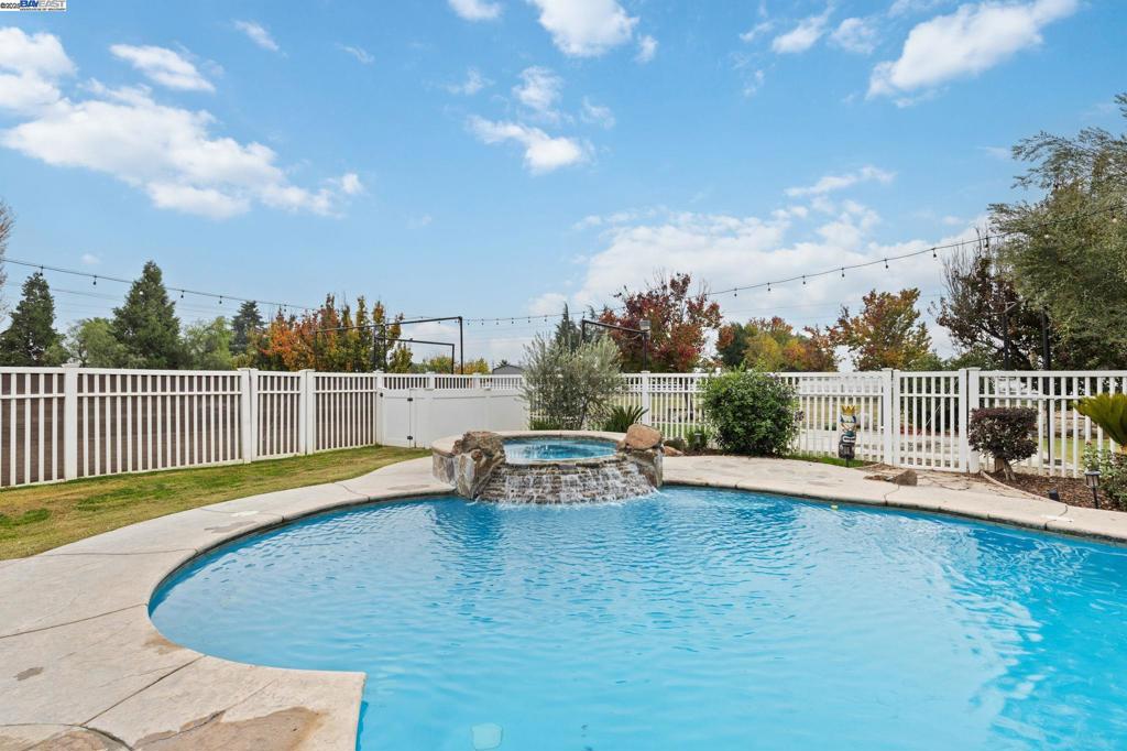 4719 Faith Home Rd, Ceres, CA 95307