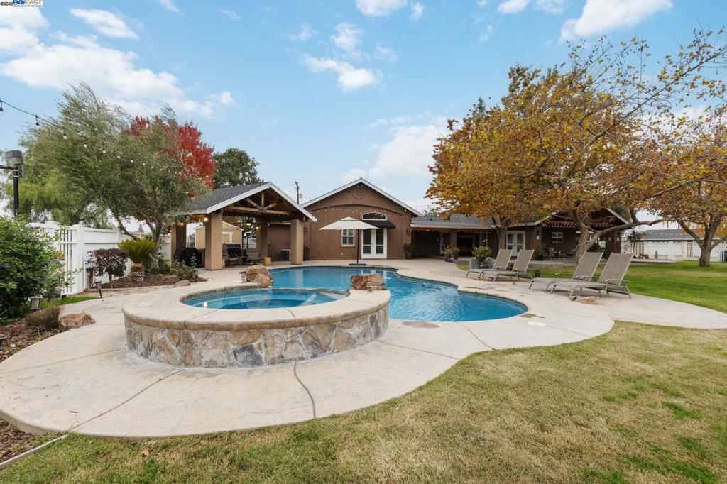 4719 Faith Home Rd, Ceres, CA 95307