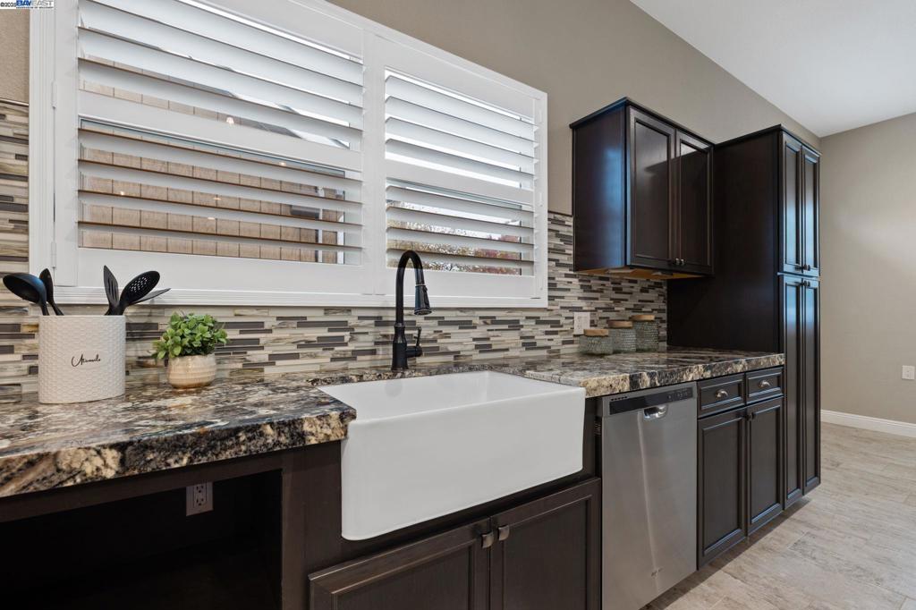 4719 Faith Home Rd, Ceres, CA 95307