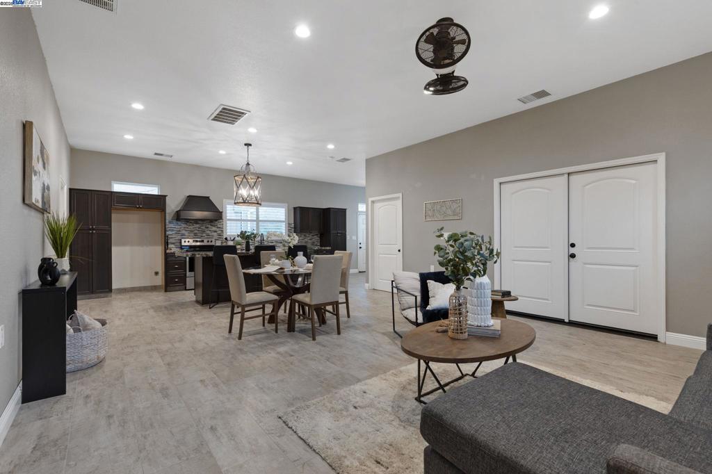 4719 Faith Home Rd, Ceres, CA 95307