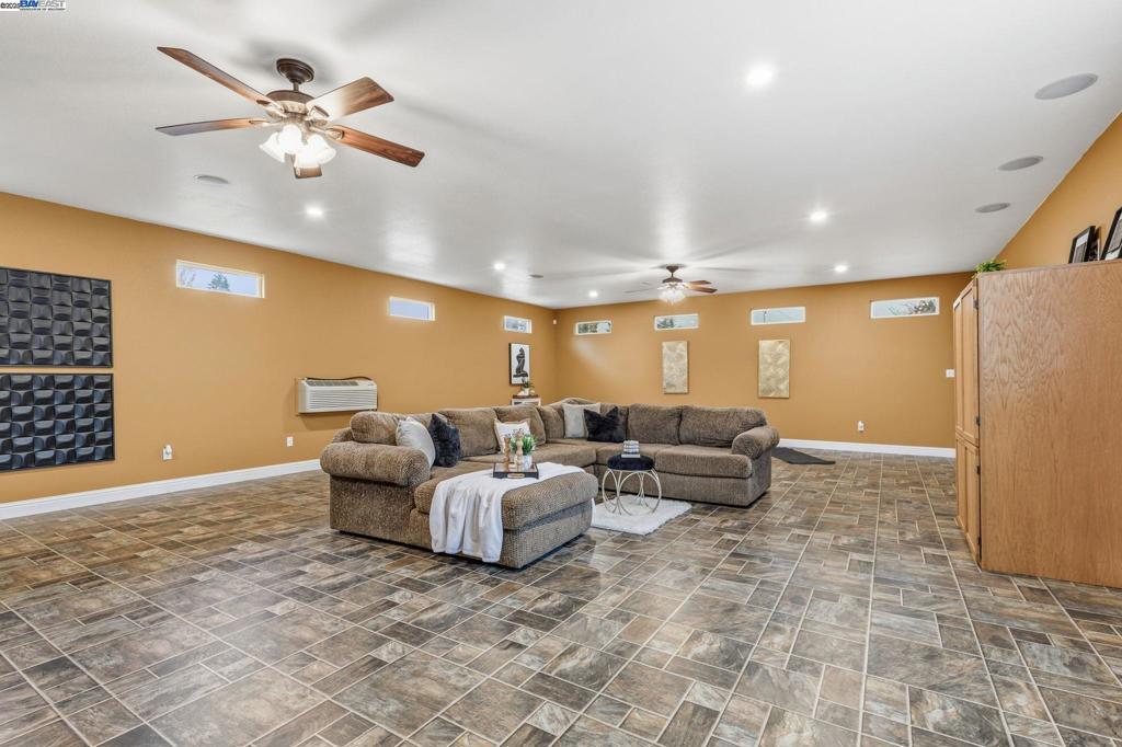 4719 Faith Home Rd, Ceres, CA 95307