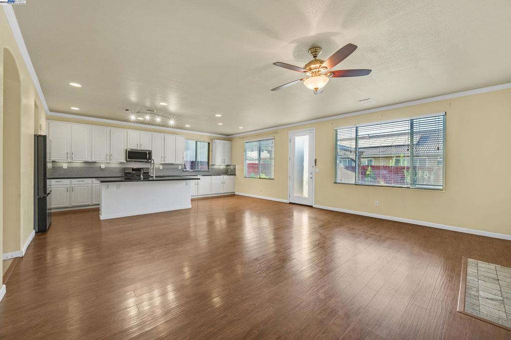 1419 Nubian St, Patterson, CA 95363