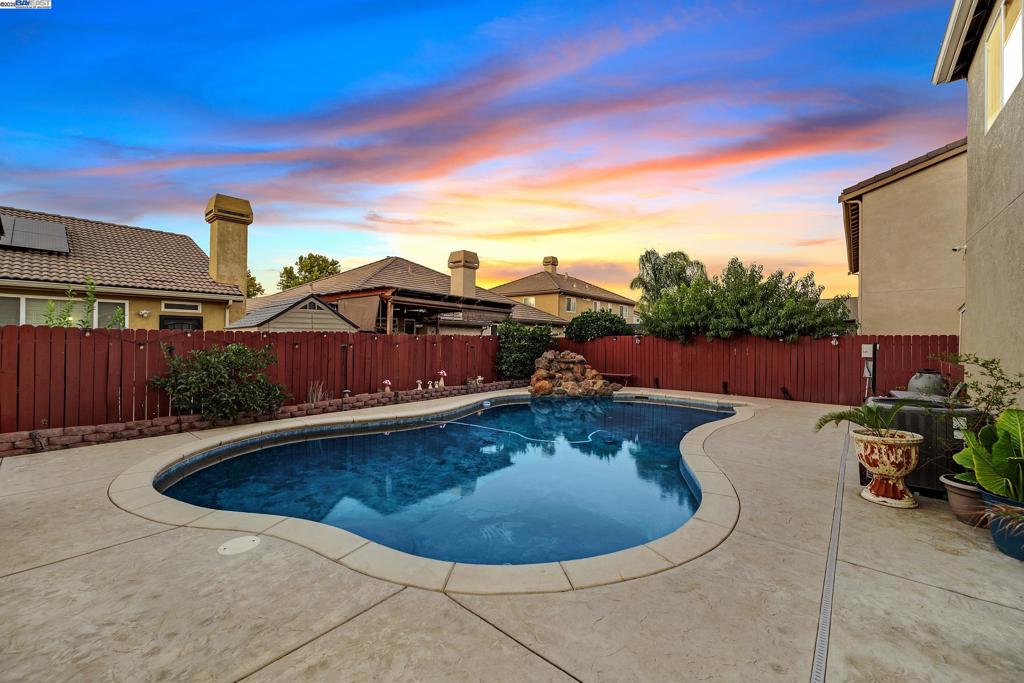 1419 Nubian St, Patterson, CA 95363