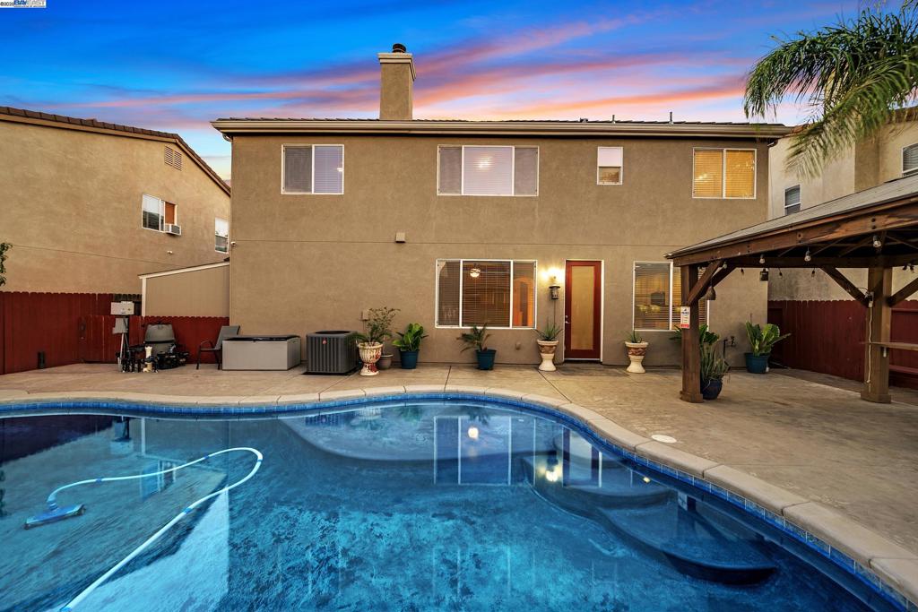 1419 Nubian St, Patterson, CA 95363