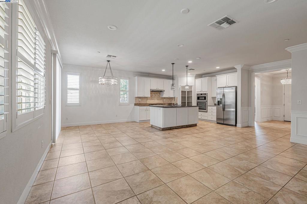 2491 Redbud Way, Manteca, CA 95336