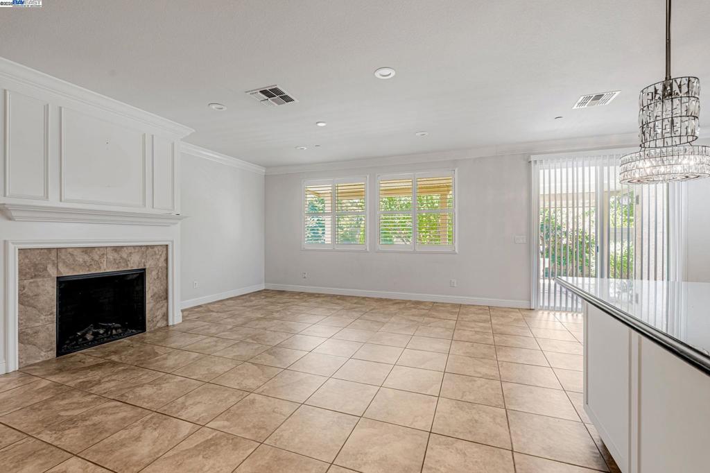 2491 Redbud Way, Manteca, CA 95336