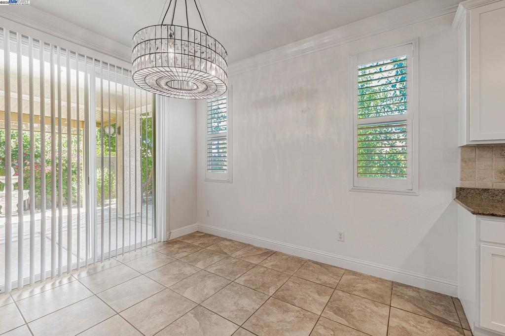 2491 Redbud Way, Manteca, CA 95336