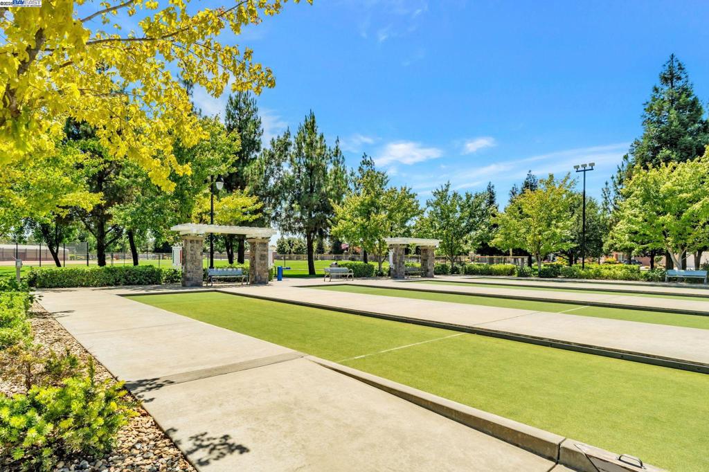 2491 Redbud Way, Manteca, CA 95336