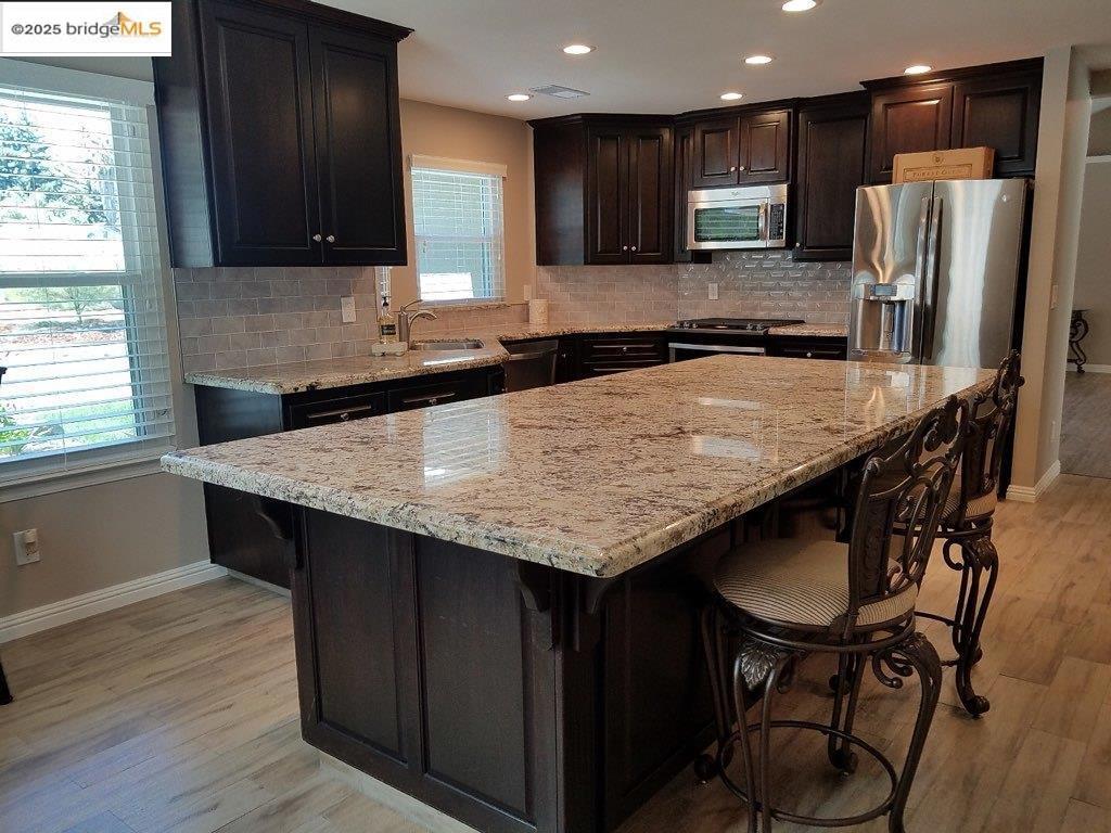 1740 S Teddy ST, Visalia, CA 93277