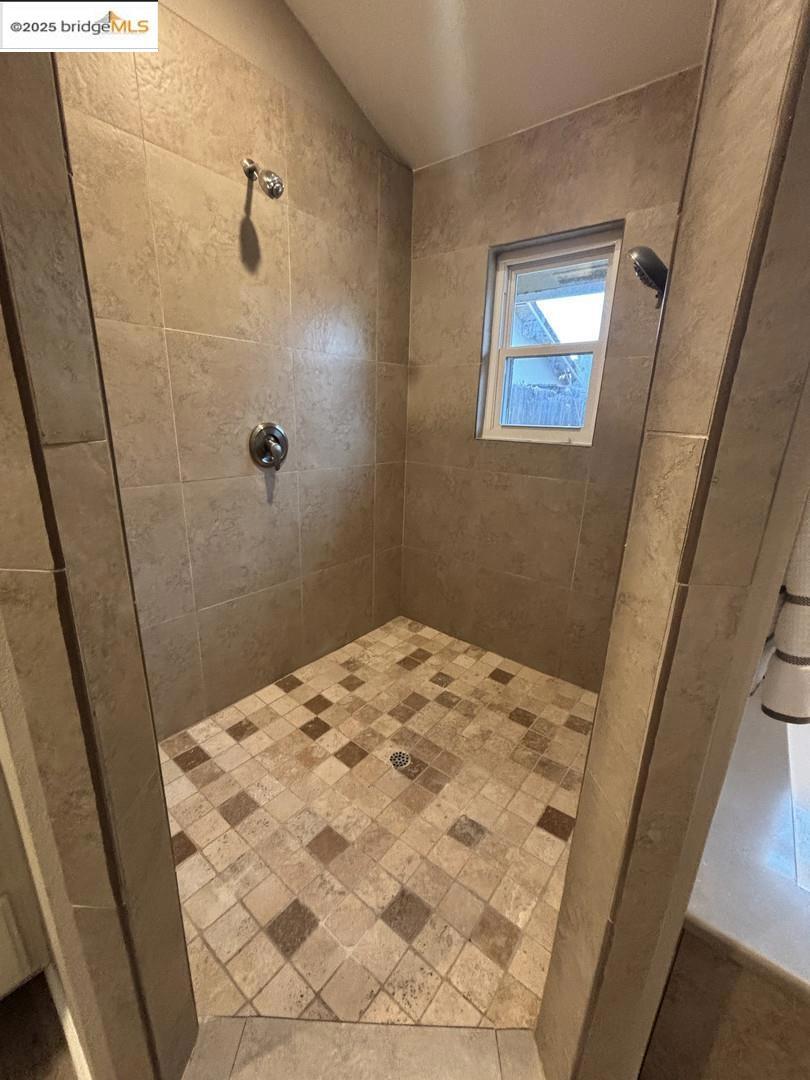 1740 S Teddy ST, Visalia, CA 93277