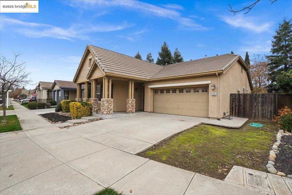 2324 Mendocino Dr, Oakdale, CA 95361