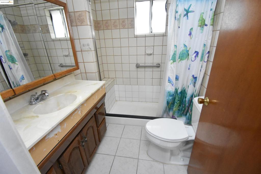 123 S Washington Ave, Manteca, CA 95336