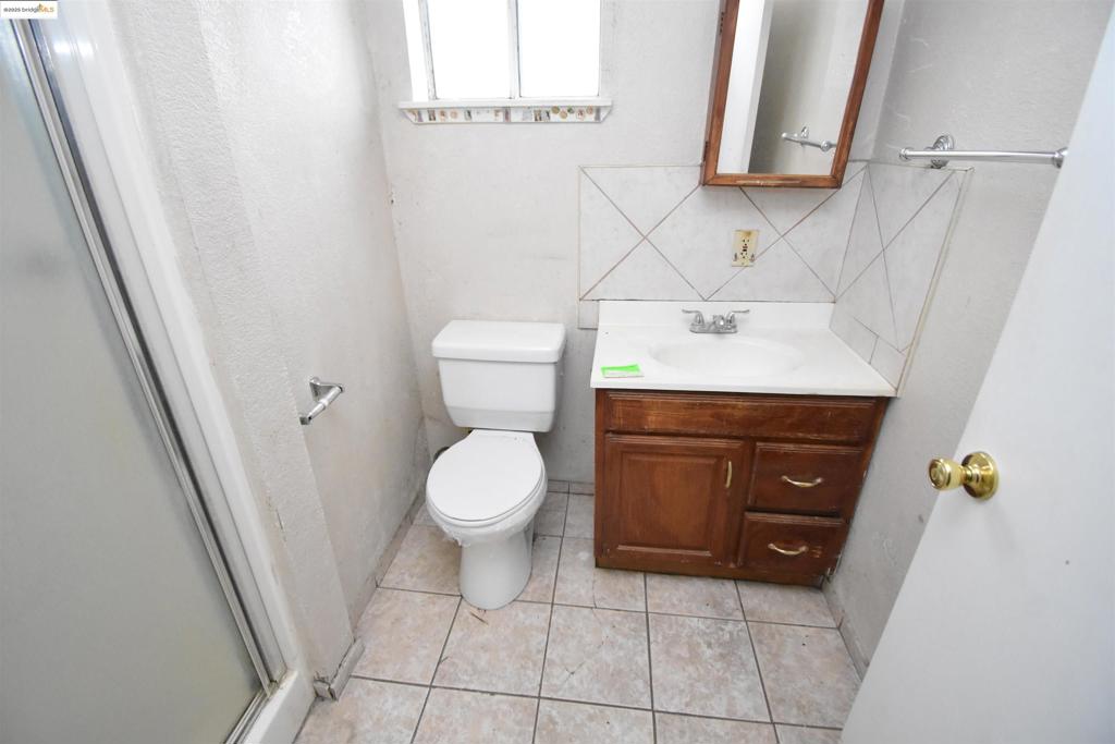 123 S Washington Ave, Manteca, CA 95336