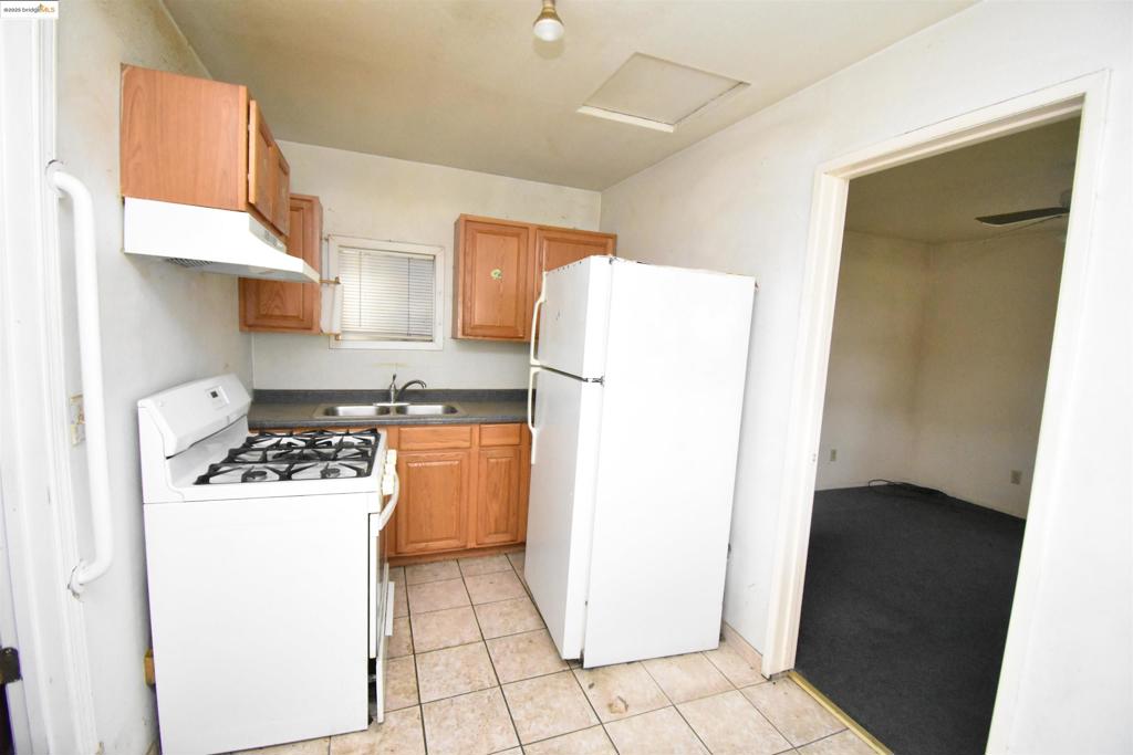 123 S Washington Ave, Manteca, CA 95336