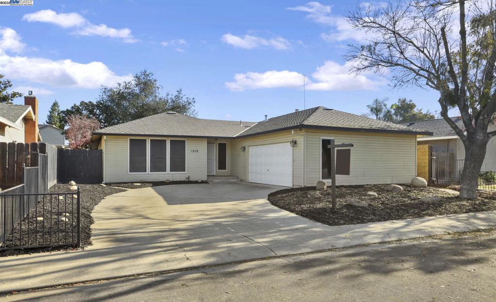 1312 Wylmawood Ln, Modesto, CA 95355