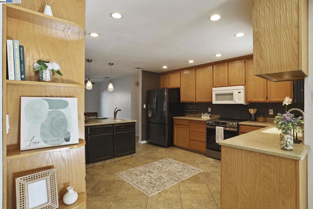 1312 Wylmawood Ln, Modesto, CA 95355