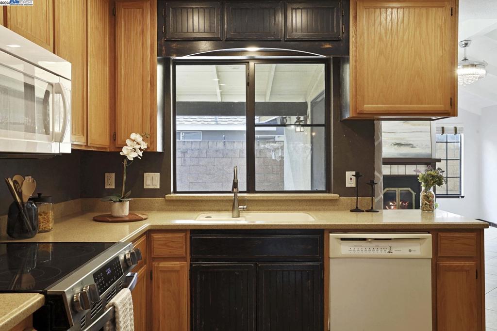 1312 Wylmawood Ln, Modesto, CA 95355