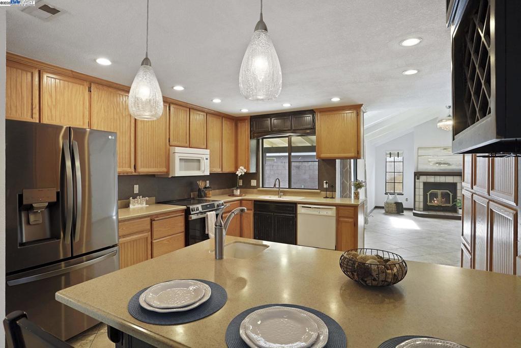 1312 Wylmawood Ln, Modesto, CA 95355