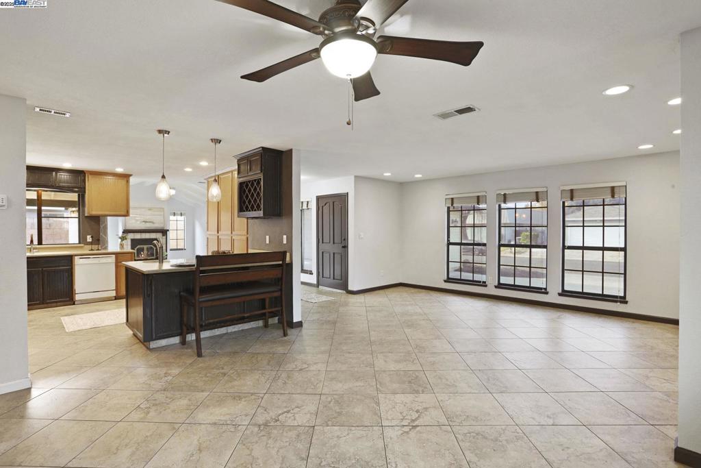 1312 Wylmawood Ln, Modesto, CA 95355