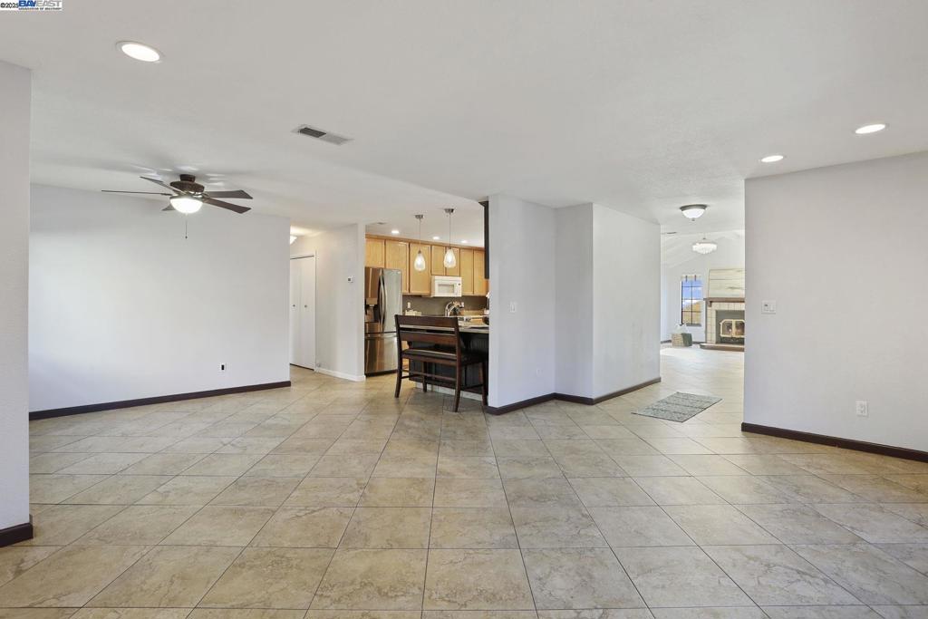 1312 Wylmawood Ln, Modesto, CA 95355