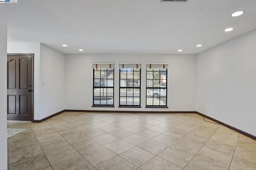 1312 Wylmawood Ln, Modesto, CA 95355